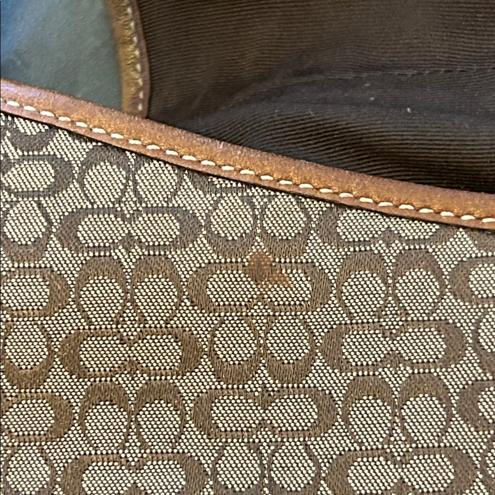 VTG Coach Signature Brown and Tan Patterned Shoulder Bag - Picture 8 of 14
